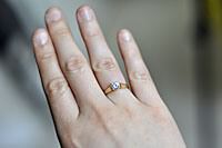 http://www.isabel.com/bague-de-fiancaille/bague-de-fiancaille/solitaire-diamant-2.jpg